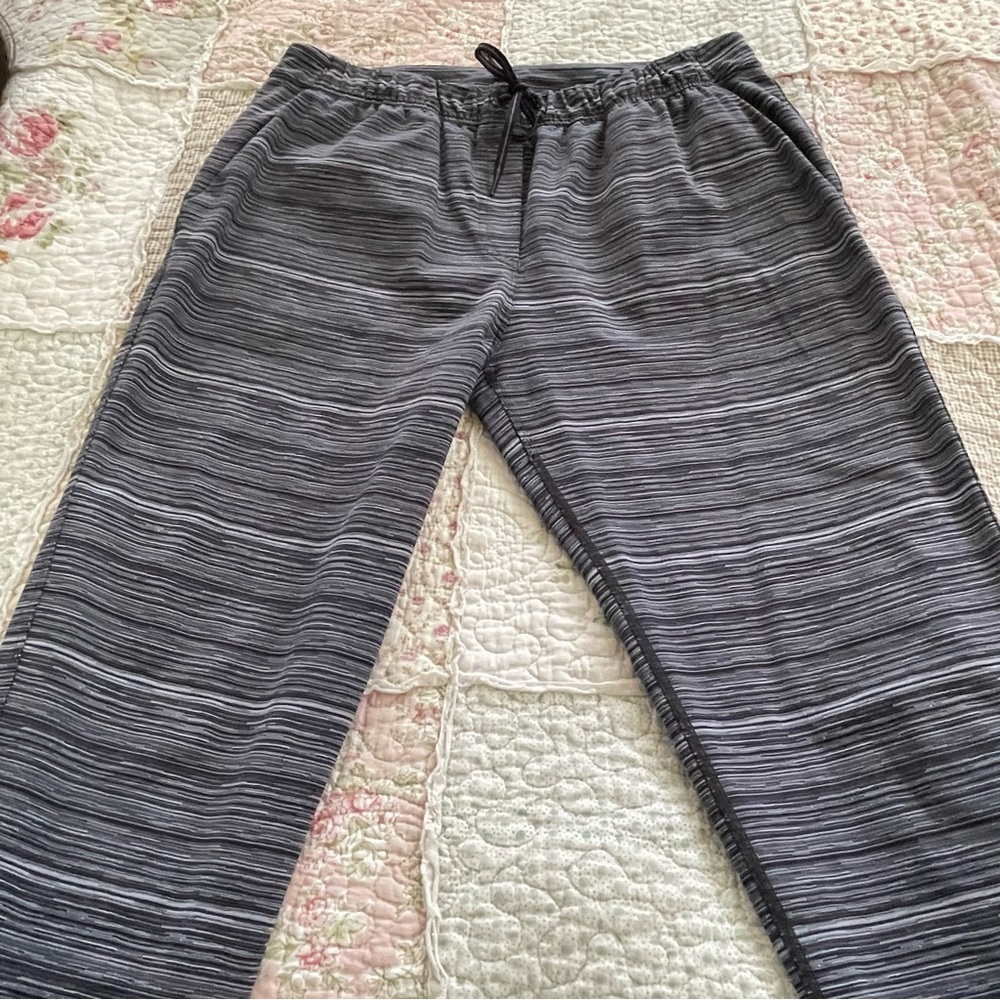 Lululemon Jet Crop Pants Gray Stripes Drawstrings 2 Side Pockets Women Size 8 - Picture 8 of 11